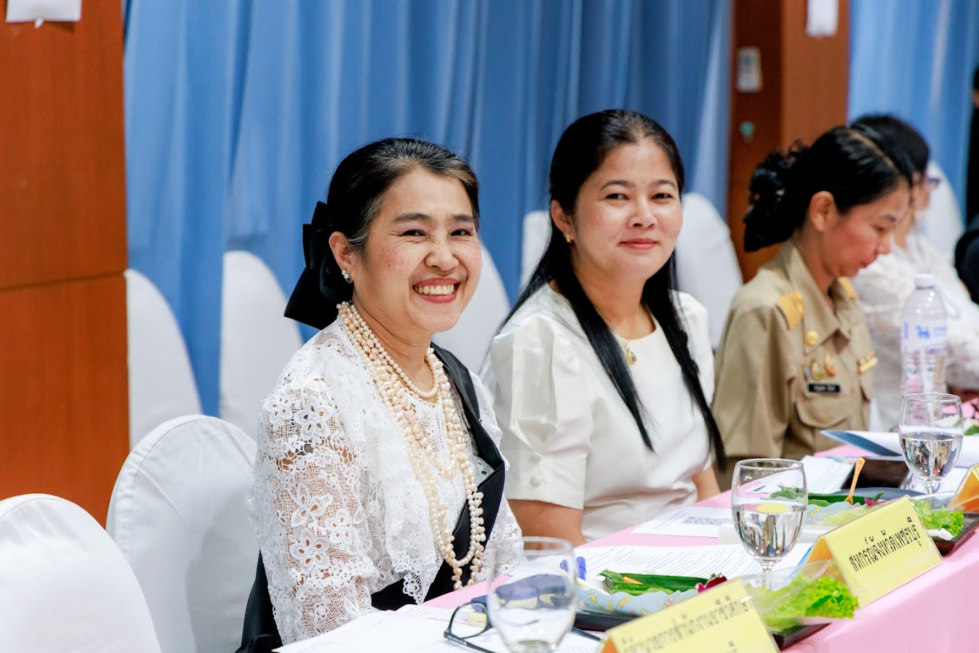 title - ปฏิรูปที่ดินจังหวัดเพชรบุรี ร่วมประชุมคณะกรมการจังหวัดเพชรบุรี ครั้งที่ 12/2568 เพื่อเป็นการสรุปผลงานในรอบปี พร้อมวางรากฐานในการทำงานในปี 2569 ที่เน้นทั้งการรักษาวัฒนธรรมประเพณี และการบริหารราชการด้วยความซื่อสัตย์สุจริต เพื่อพัฒนาจังหวัดเพชรบุรี อย่างยั่งยืน